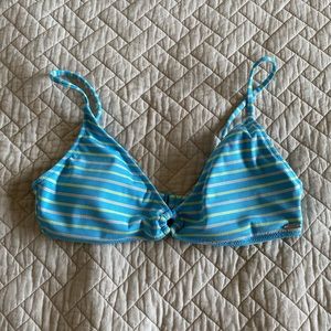 NWOT Volcom Bikini Top